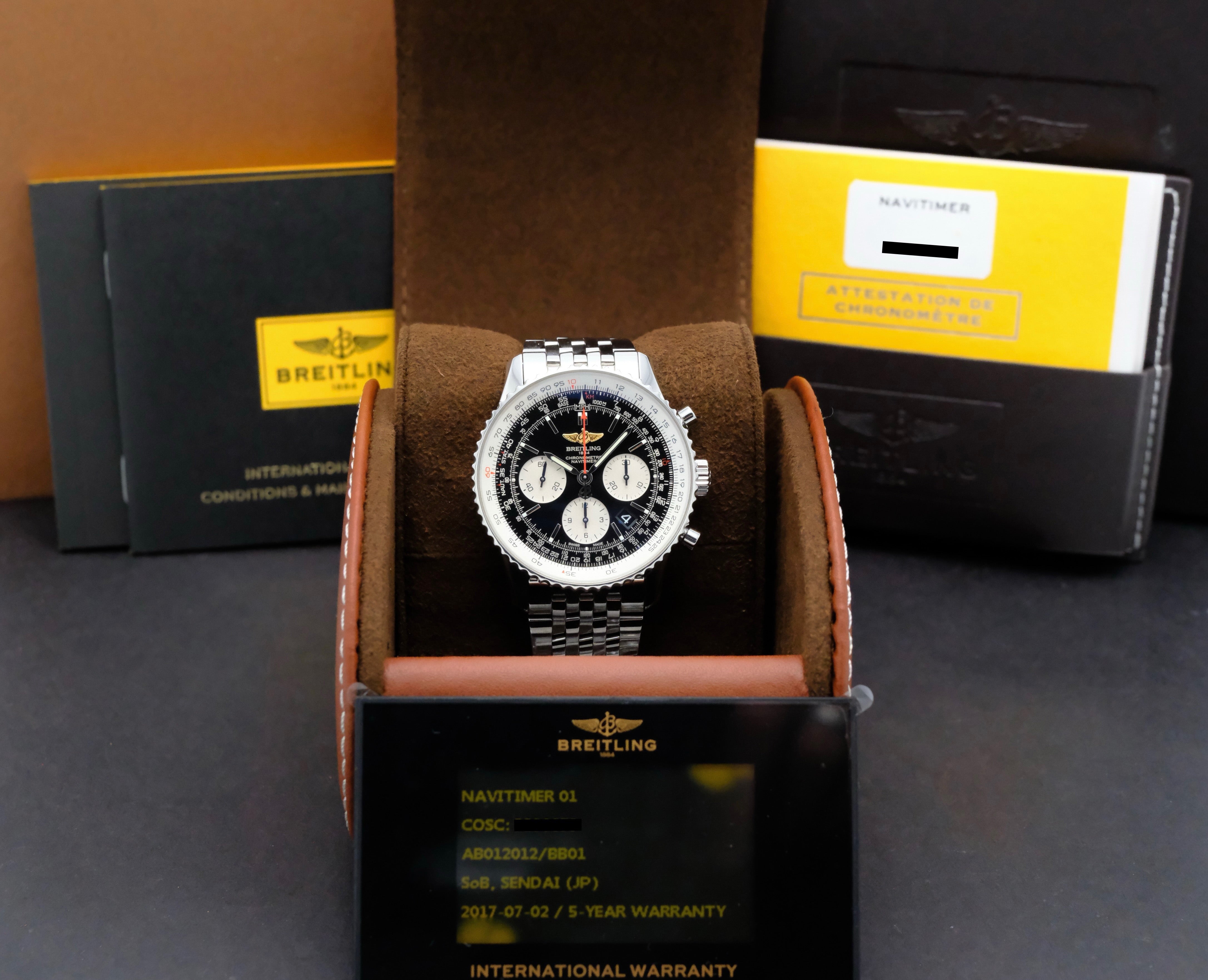 Breitling Navitimer 01 AB0120 - 2017 - Breitling horloge - Breitling kopen - Breitling heren horloge - Trophies Watches