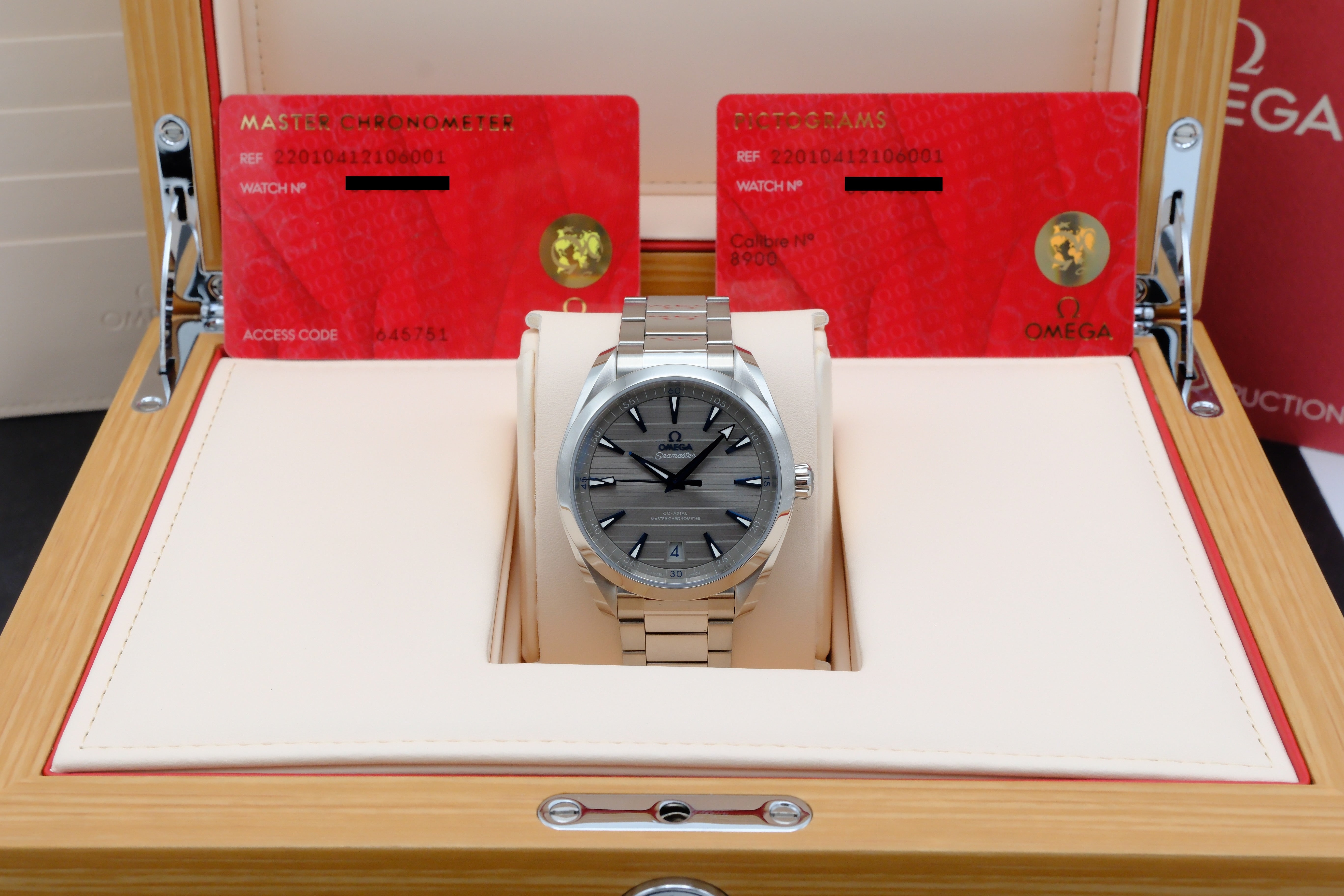 Omega Seamaster Aqua Terra 220.10.41.21.06.001 - 2019 - Omega horloge - Omega kopen - Omega heren horloge - Trophies Watches