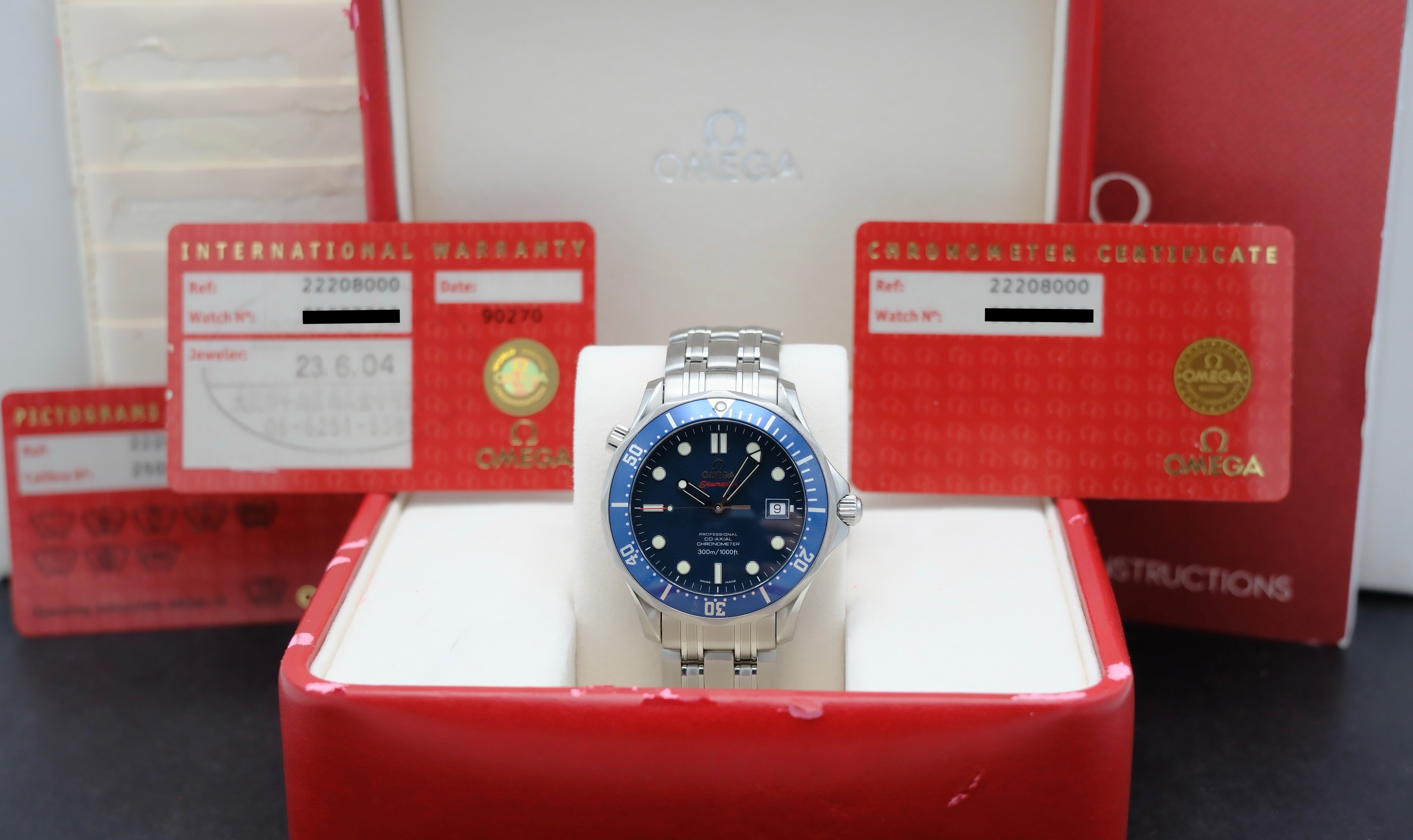 Omega Seamaster Diver 300 M 2220.80.00 - 2004 - Omega horloge - Omega kopen - Omega heren horloge - Trophies Watches