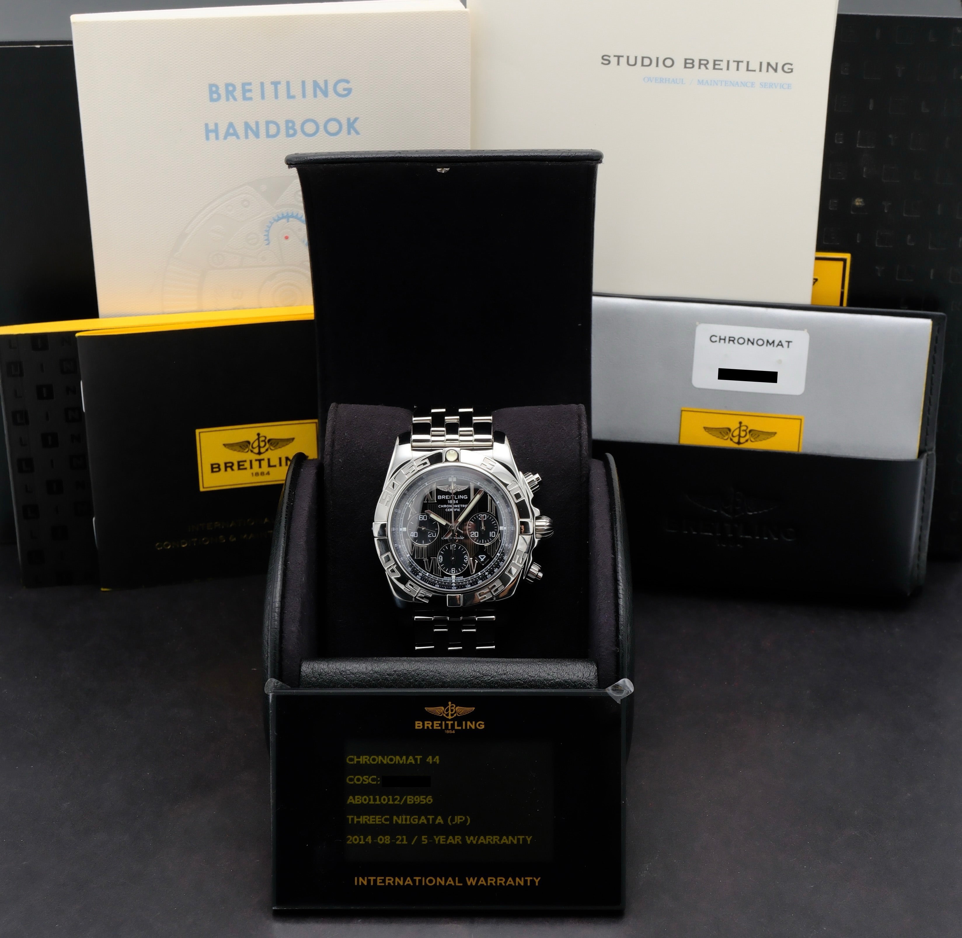Breitling Chronomat AB0110 - Breitling horloge - Breitling kopen - Breitling heren horloge - Trophies Watches