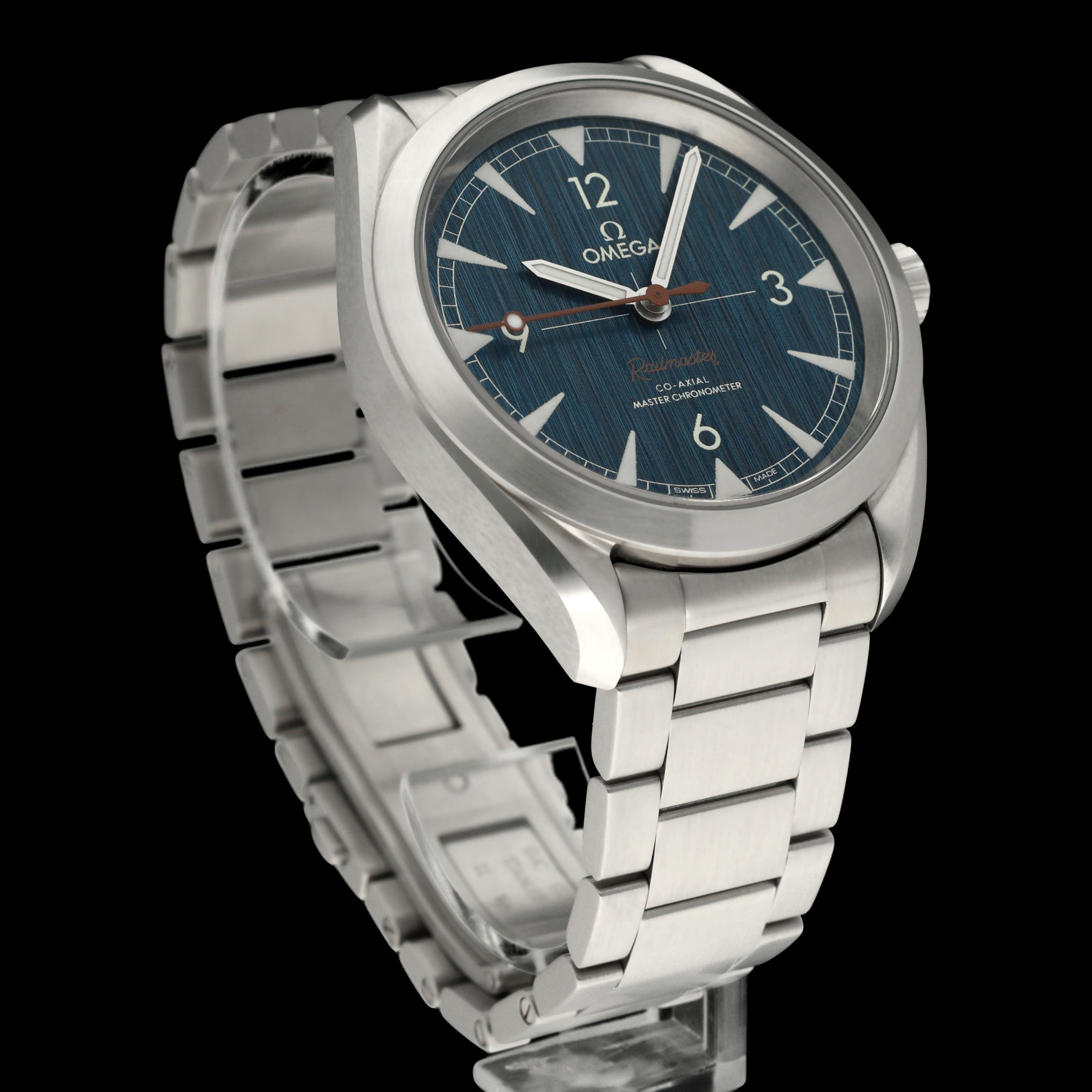 Omega Seamaster Railmaster 220.10.40.20.03.001 - 2019 - Omega horloge - Omega kopen - Omega heren horloge - Trophies Watches
