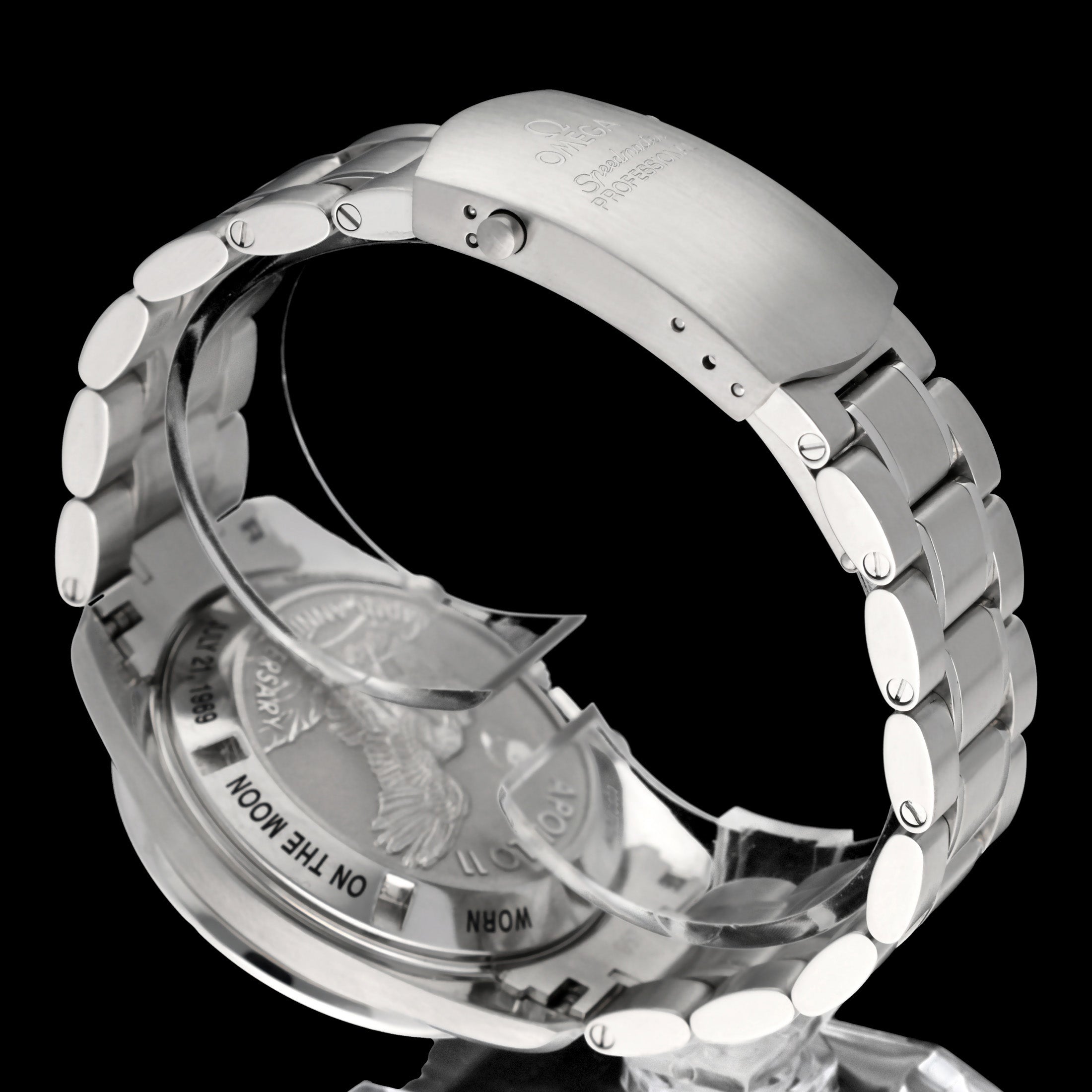 Omega Speedmaster Professional Moonwatch Apollo 11 311.30.42.30.01.002 - 2011 - Omega horloge - Omega kopen - Omega heren horloges - Trophies Watches