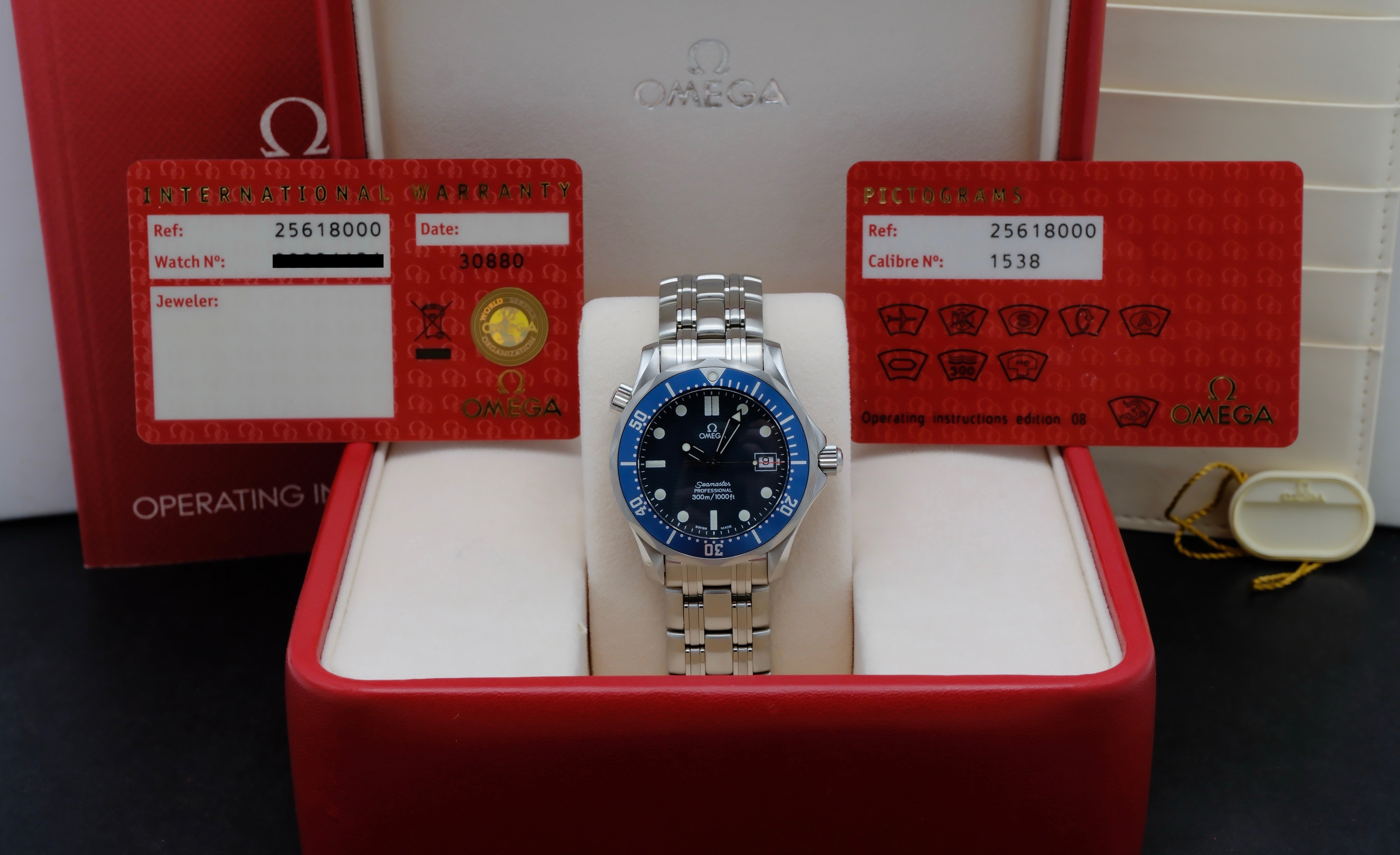 Omega Seamaster Diver 300 M 2561.80.00 - 2010 - Omega horloge - Omega kopen - Omega heren horloge - Trophies Watches