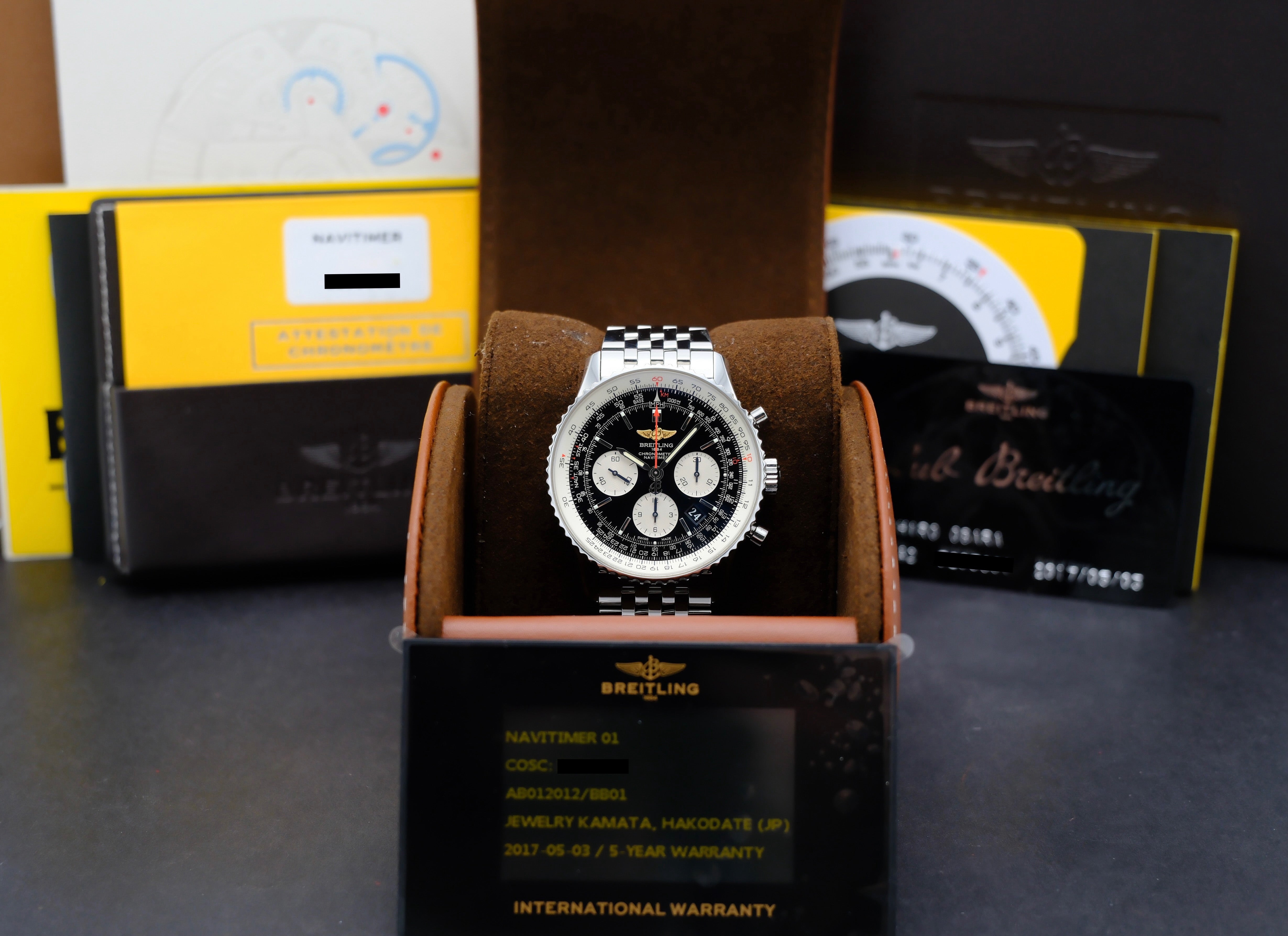 Breitling Navitimer 01 AB0120 - 2017 - Breitling horloge - Breitling kopen - Breitling heren horloge - Trophies Watches