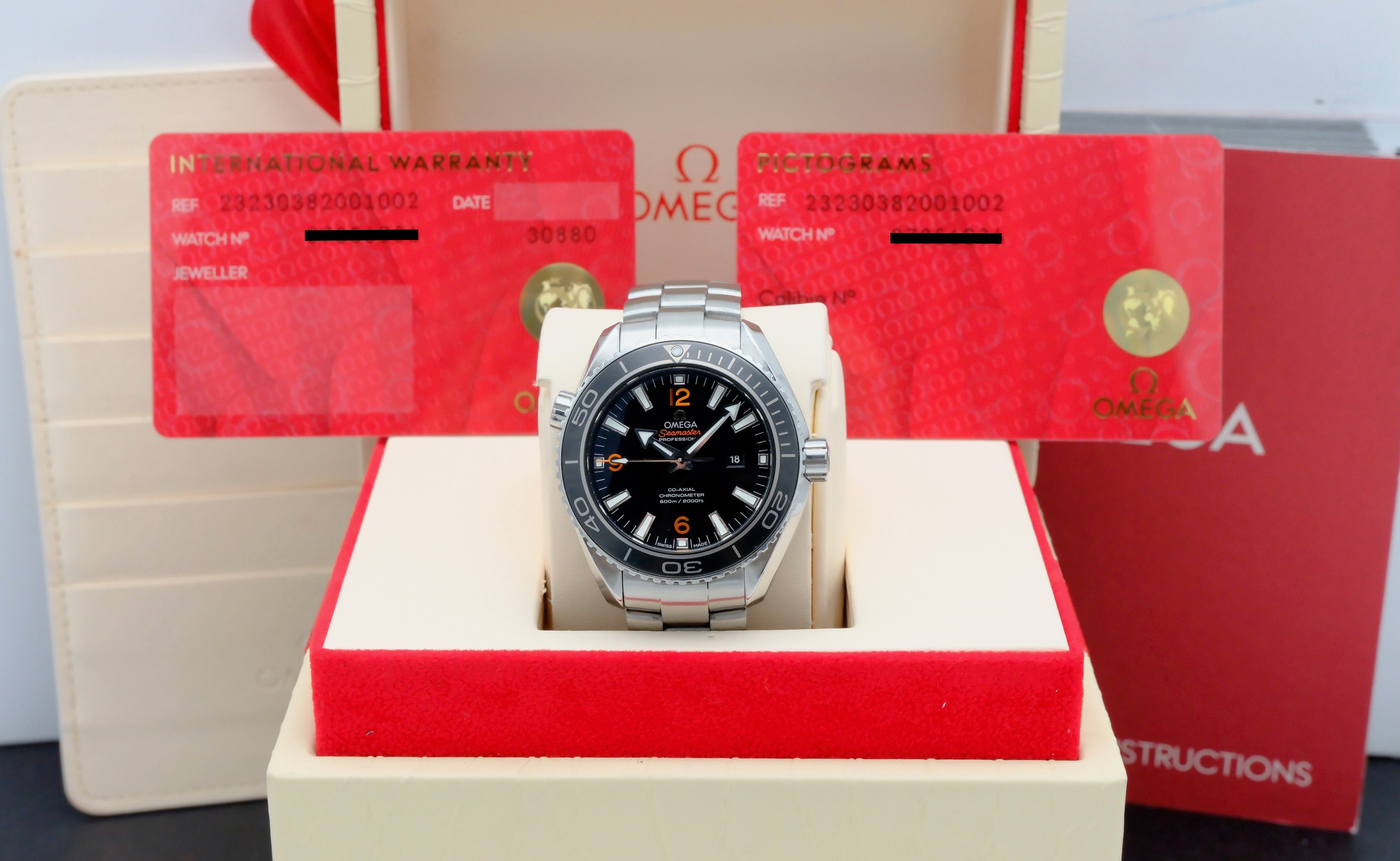 Omega Seamaster Planet Ocean 232.30.46.21.01.001 - 2018 - Omega horloge - Omega kopen - Omega heren horloge - Trophies Watches