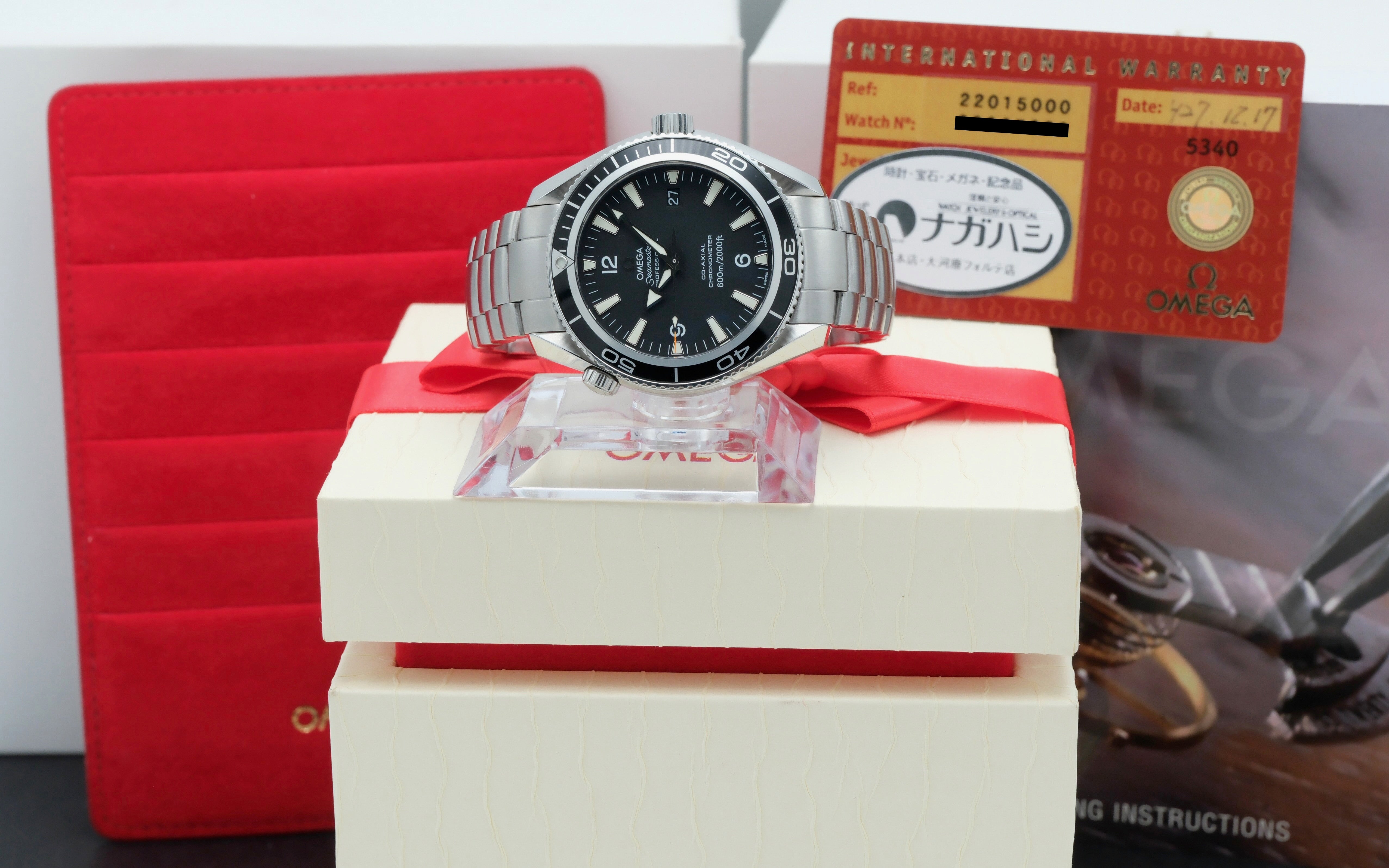 Omega Seamaster Planet Ocean 2201.50.00 - 2017 - Omega horloge - Omega kopen - Omega heren horloge - Trophies Watches