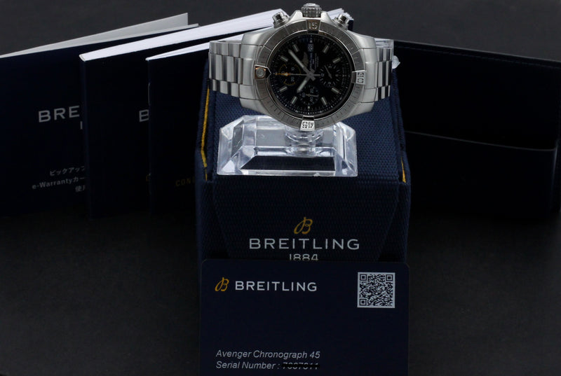 Breitling Avenger A13317 - 2022 - Breitling horloge - Breitling kopen - Breitling heren horloge - Trophies Watches