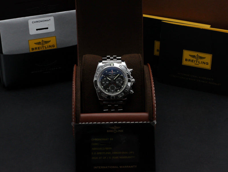 Breitling Chronomat AB0110 - Breitling horloge - Breitling kopen - Breitling heren horloge - Trophies Watches