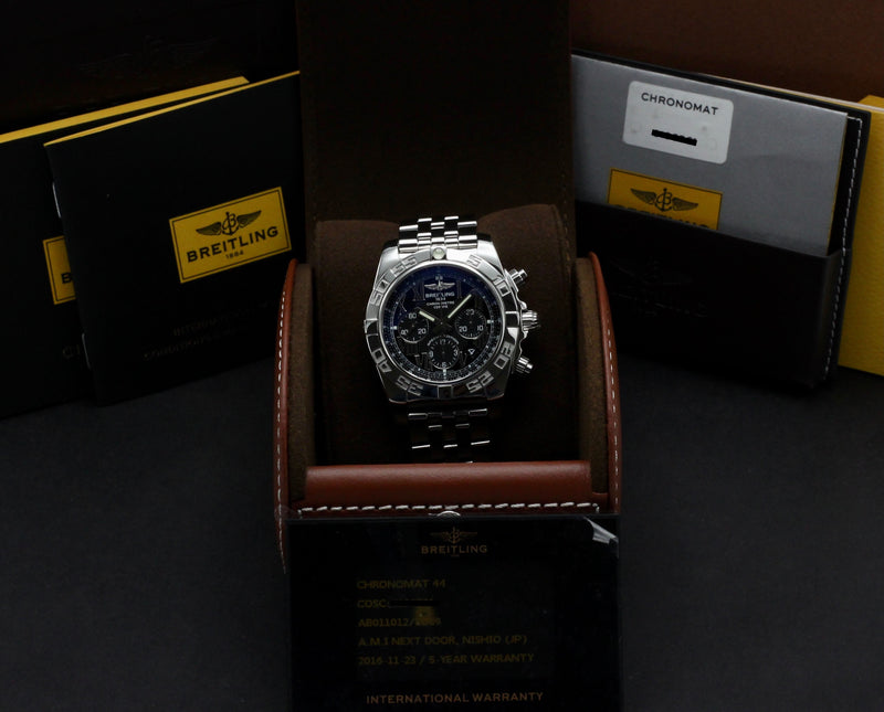 Breitling Chronomat AB0110 - Breitling horloge - Breitling kopen - Breitling heren horloge - Trophies Watches