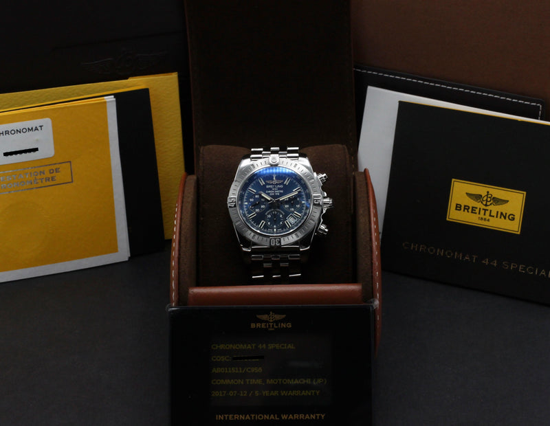 Breitling Chronomat AB011511 - Breitling horloge - Breitling kopen - Breitling heren horloge - Trophies Watches