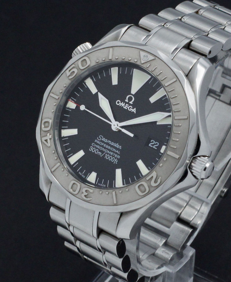 Omega Seamaster Diver 300 M 2230.50.00 - 2006 - Omega horloge - Omega kopen - Omega heren horloge - Trophies Watches