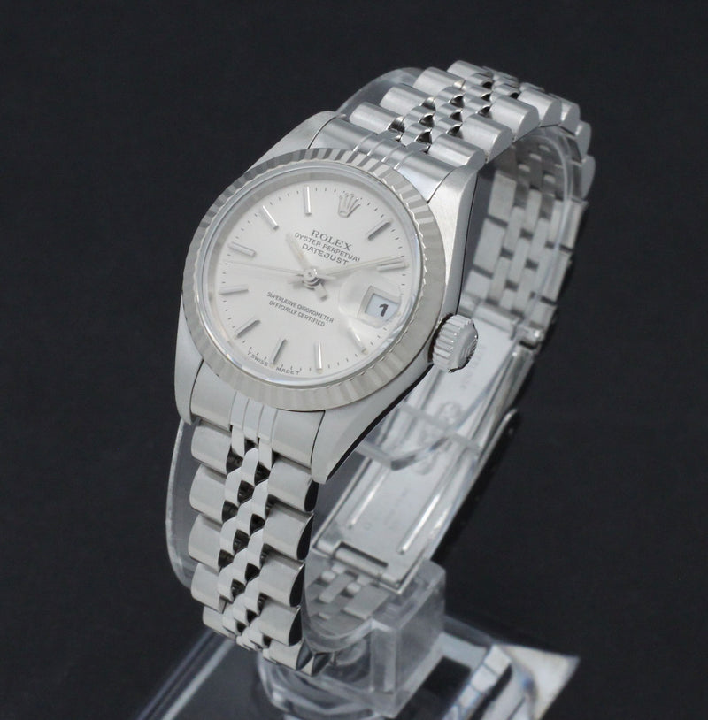 Rolex Oyster Perpetual Lady Datejust 69174 - 1999 - Rolex horloge - Rolex kopen - Rolex dames horloge - Trophies Watches